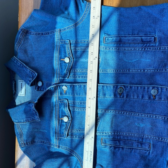 Denim jacket medium blue color. - Picture 10 of 12